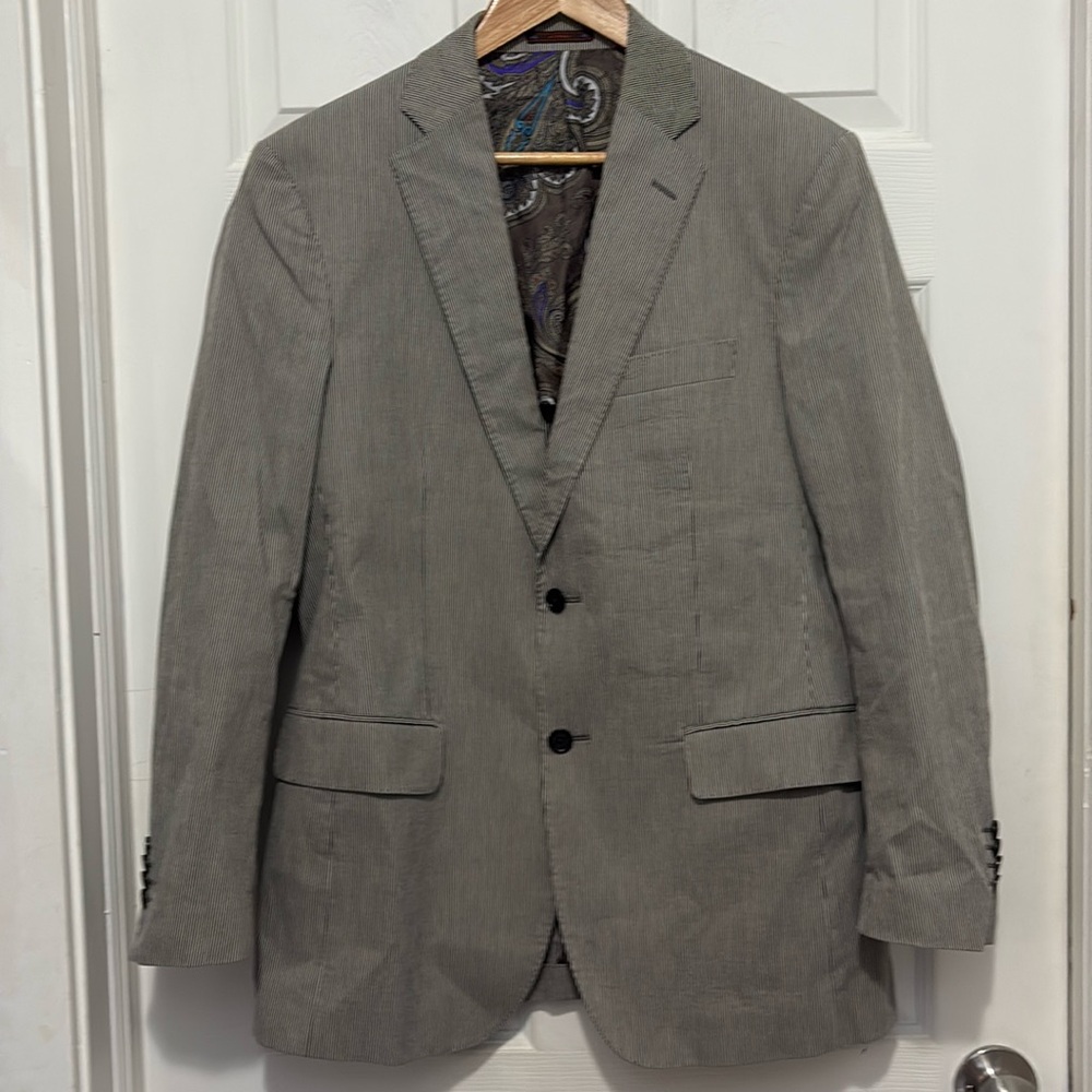 ETRO blazer.  Size 48 European, or approx size 30-40 US. Refer to measurements